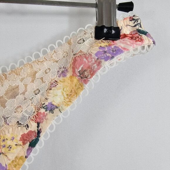 NWT For Love and Lemons Garden Party Thong - Size XS - Picture 4 of 9